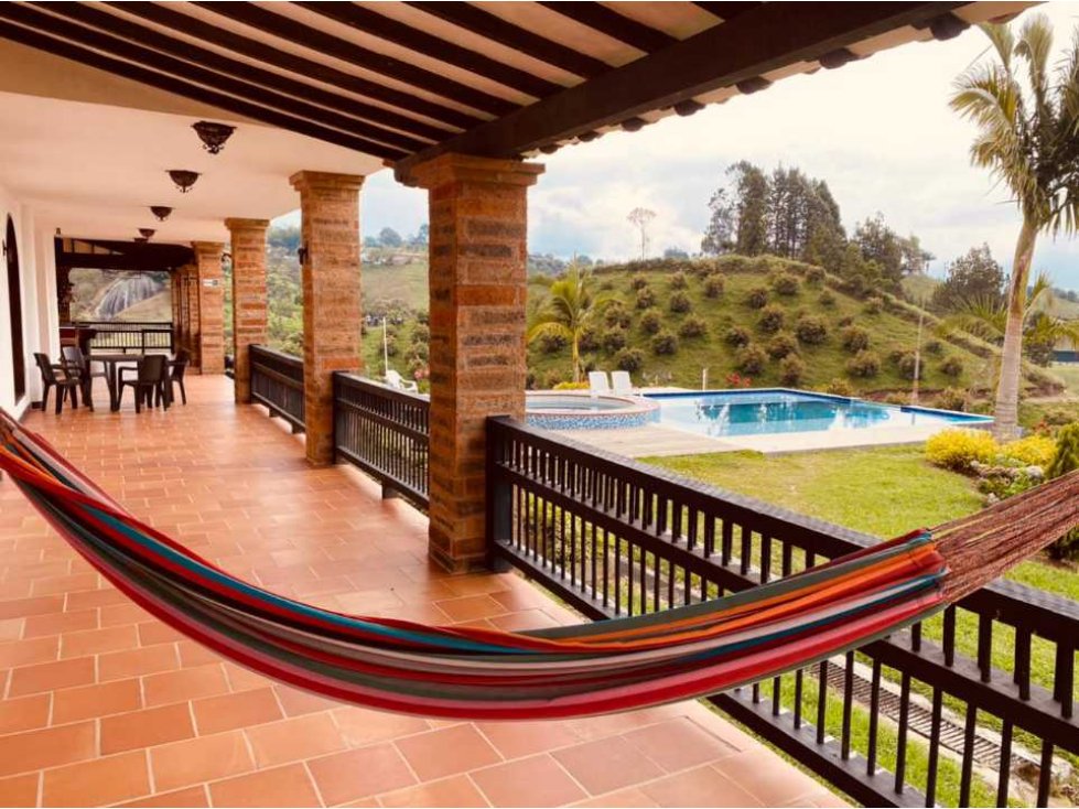Amoblada Hermosa Finca de Lujo en Guatape - Precio Por Días - 2