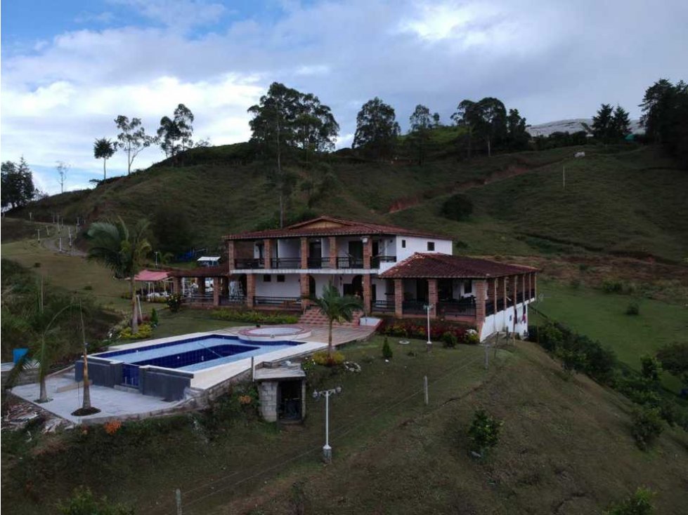 Amoblada Hermosa Finca de Lujo en Guatape - Precio Por Días - 6