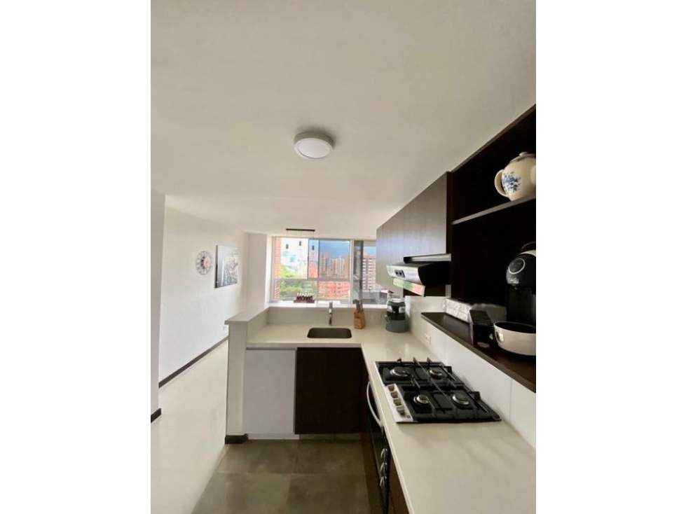 Amoblado Apartamento Loma Del Esmeraldal - Medellín
