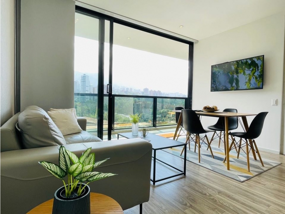Amoblado Excelente Apartamento Piso 10 Poblado - Medellin