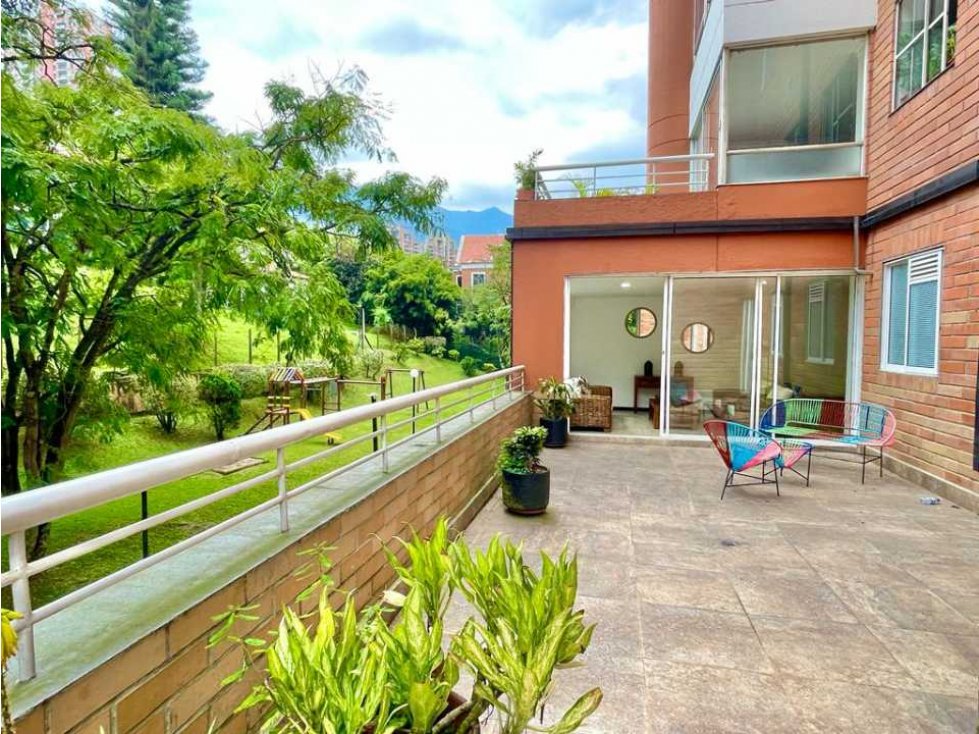 Amoblado Hermoso Apartamento de 4 Habitaciones en el Poblado-Medellín — foto 4