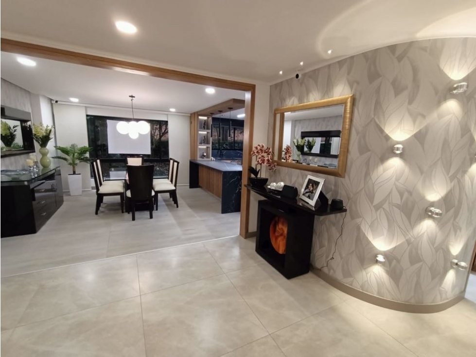 Amoblado Hermoso Apartamento De Lujo En el Poblado - Medellín