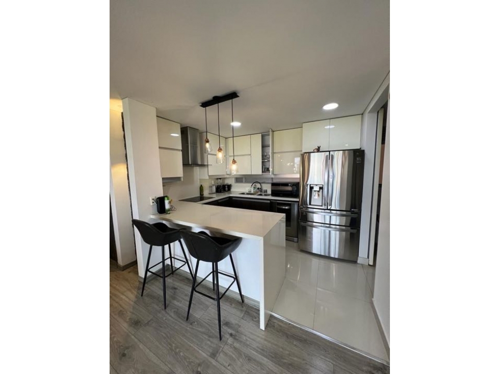 Amoblado Hermoso Apartamento Poblado Piso 13 - Medellin — foto 4