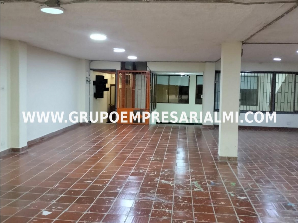 AMPLIA BODEGA EN ARRIENDO - SECTOR LA PRADO CENTRO COD: 32434