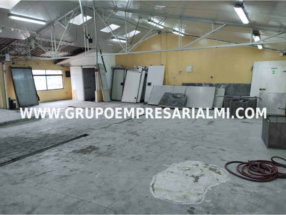 AMPLIA BODEGA EN VENTA - SECTOR GUAYABAL COD: 32078
