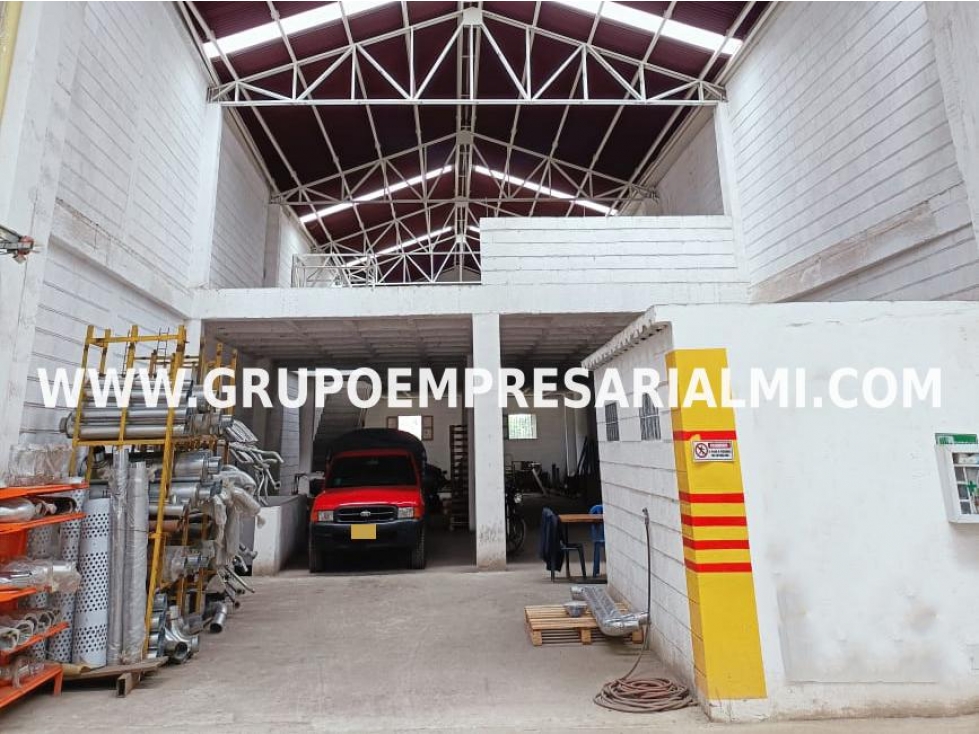 AMPLIA BODEGA EN VENTA - SECTOR NIQUIA COD: 33098 - 2
