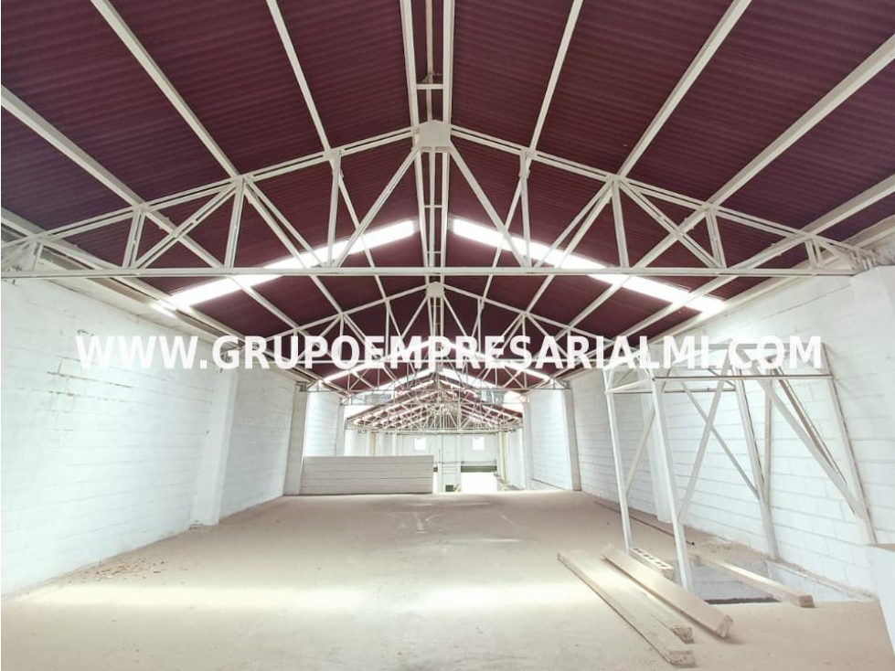 AMPLIA BODEGA EN VENTA - SECTOR NIQUIA COD: 33098 - 4
