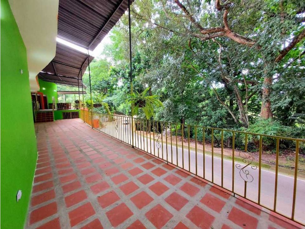 Amplia cabaña de 2 plantas con local comercial en tigrera via a minca — foto 4