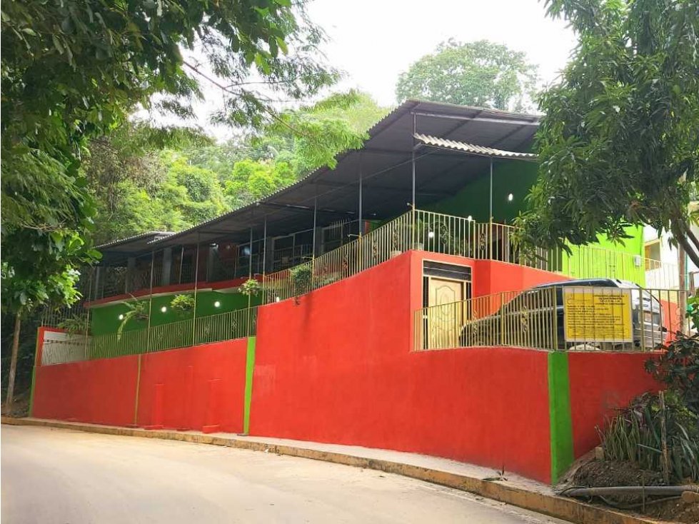 Amplia cabaña de 2 plantas con local comercial en tigrera via a minca