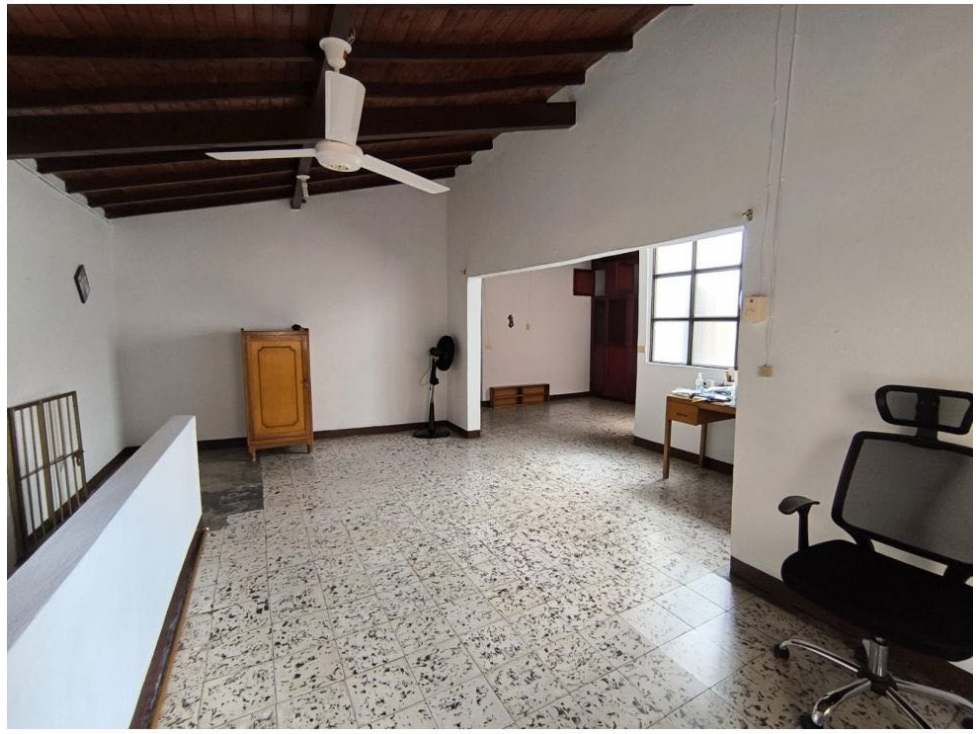 AMPLIA CASA | BARRIO OBRERO, COPACABANA EN VENTA E398