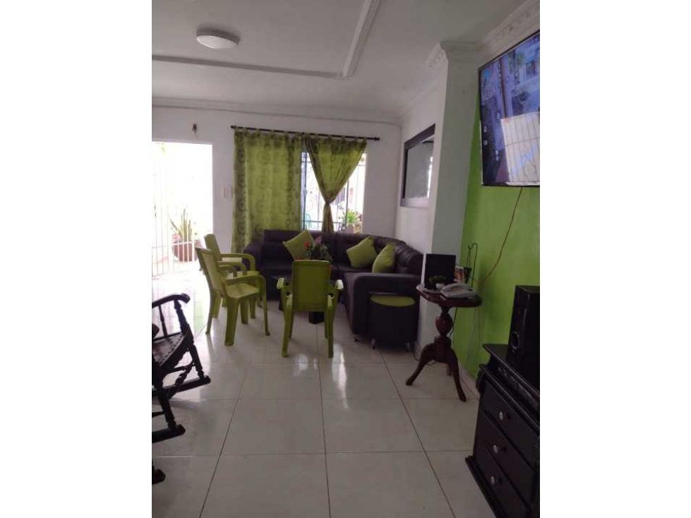 Amplia casa bifamiliar de 2 pisos con 2 apartamentos 20 de julio — foto 4