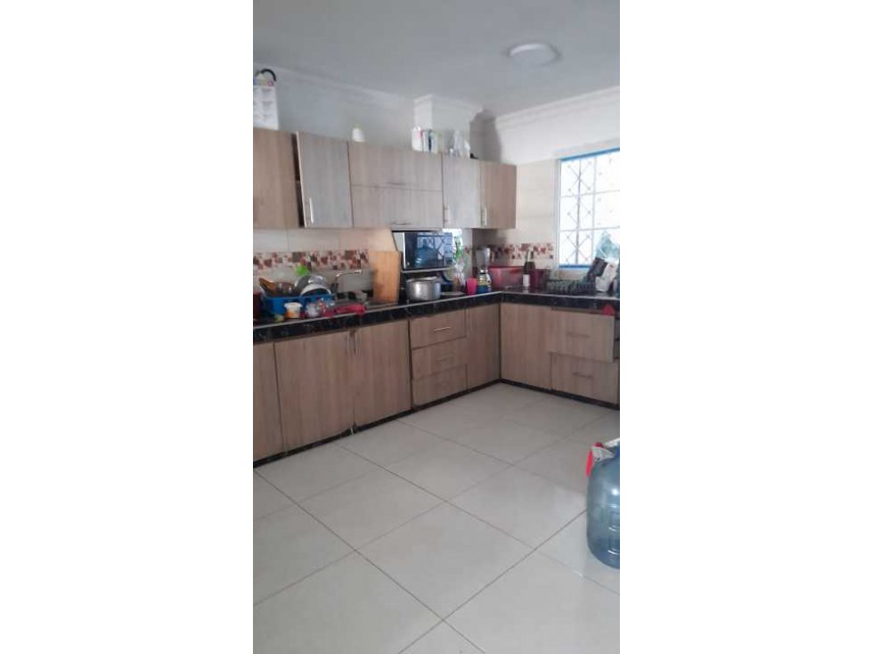 Amplia casa bifamiliar de 2 pisos con 2 apartamentos 20 de julio — foto 5