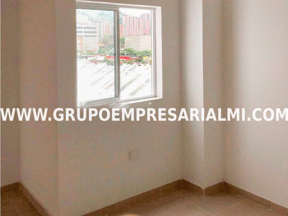 AMPLIA CASA BIFAMILIAR EN ARRIENDO - SECTOR SANTA MARÍA COD: 31799 — foto 5