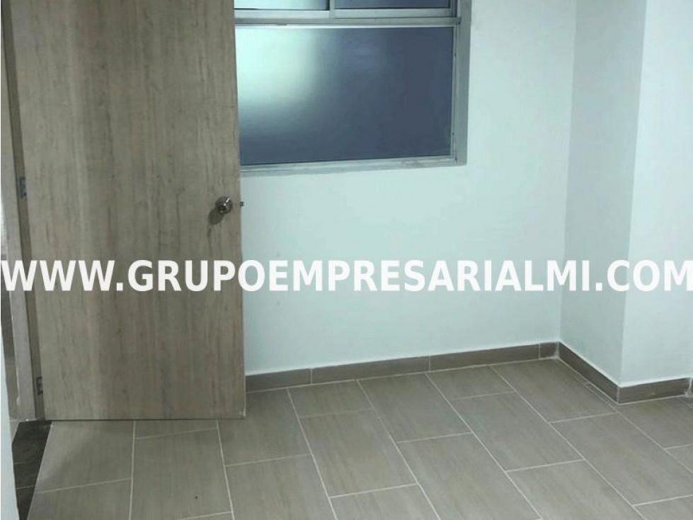 AMPLIA CASA BIFAMILIAR EN ARRIENDO - SECTOR SANTA MARÍA COD: 31799 — foto 4