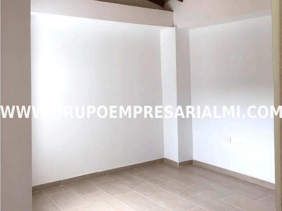 AMPLIA CASA BIFAMILIAR EN ARRIENDO - SECTOR SANTA MARÍA COD: 31799 — foto 3