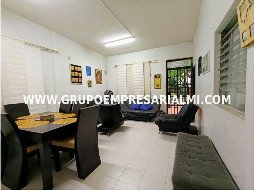 AMPLIA CASA BIFAMILIAR EN VENTA - SECTOR SANTA LUCIA COD: 31883