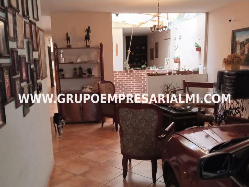 AMPLIA CASA BIFAMILIAR EN VENTA - SECTOR LA CASTELLANA COD: 33006 — foto 2