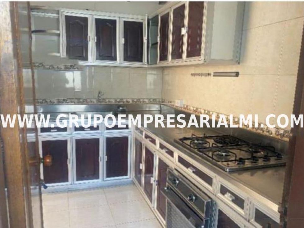 AMPLIA CASA BIFAMILIAR EN VENTA - SECTOR LA CASTELLANA COD: 33379 — foto 3