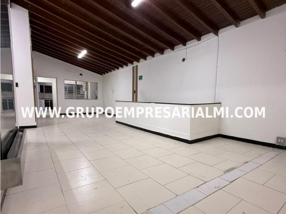 AMPLIA CASA BODEGA EN VENTA - SECTOR CONQUISTADORES COD: 32516