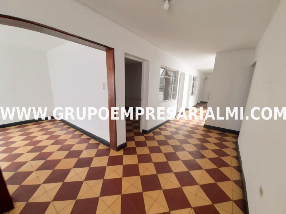 AMPLIA CASA COMERCIAL EN ARRIENDO - SECTOR LA AMÉRICA COD: 31939