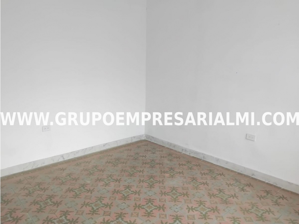 AMPLIA CASA COMERCIAL EN ARRIENDO - SECTOR PRADO CENTRO COD: 32059