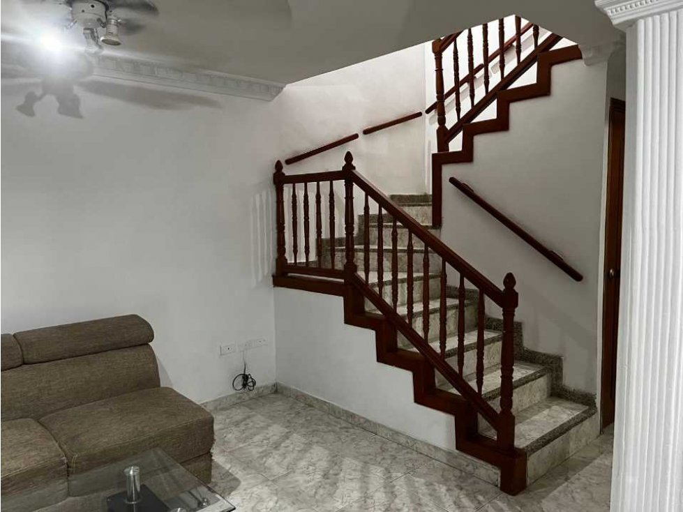 Se vende amplia casa esquinera de 2 pisos, 165m2, boulevar de la 19 — foto 5