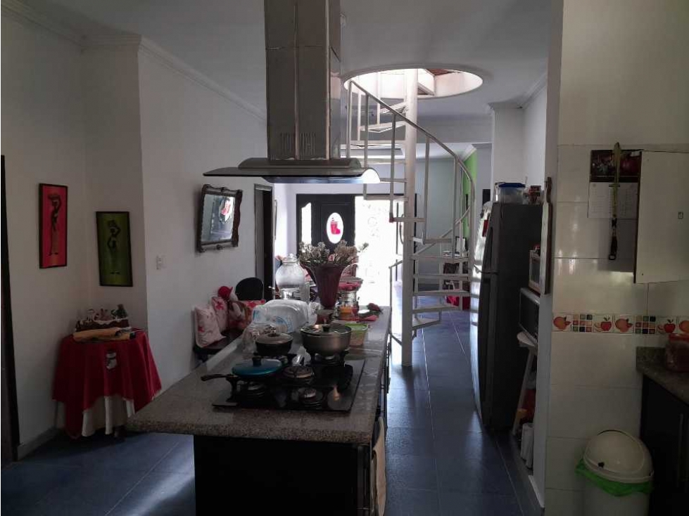 Gran propiedad de 3 casas con 500m2 + lote de 217 m2, aeromar — foto 2