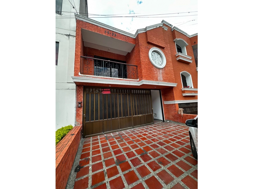 AMPLIA CASA EN ARRIENDO EN BARRIO LAS MERCEDES PAMIRA VALLE - 1