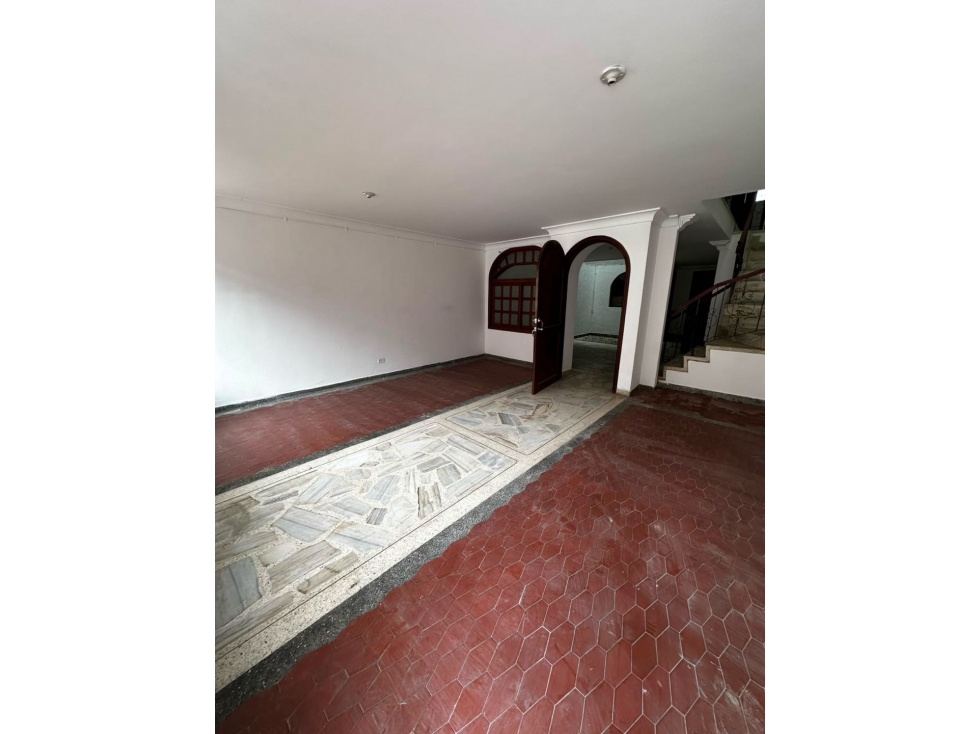 AMPLIA CASA EN ARRIENDO EN BARRIO LAS MERCEDES PAMIRA VALLE - 2