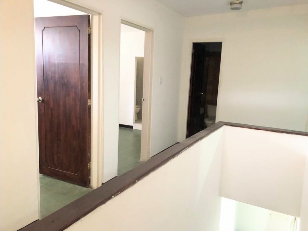 Amplia casa en Cali, Santa Isabel para la venta o arriendo — foto 5