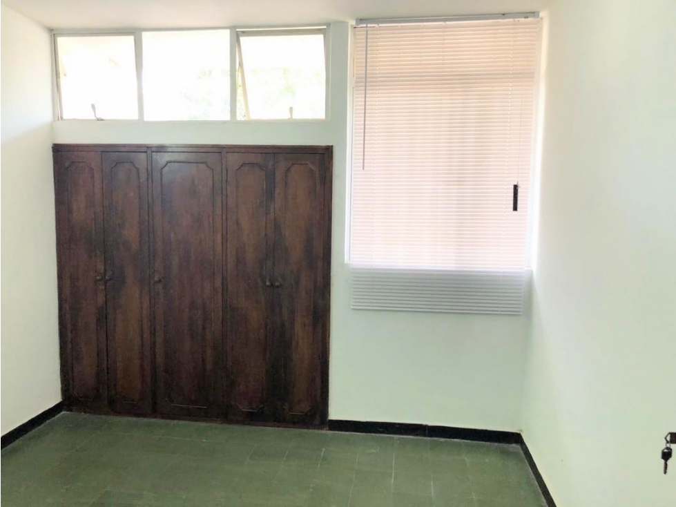 Amplia casa en Cali, Santa Isabel para la venta o arriendo — foto 6