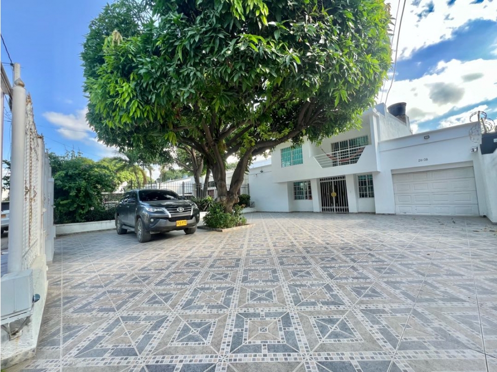 Amplia casa en venta barrio Jardin Santa Marta