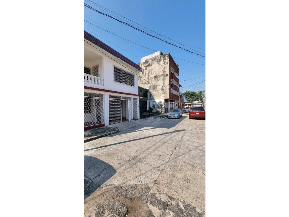 Amplia Casa en Venta, Col Guadalupe.cerva de la UVM Villahermosa. - 2
