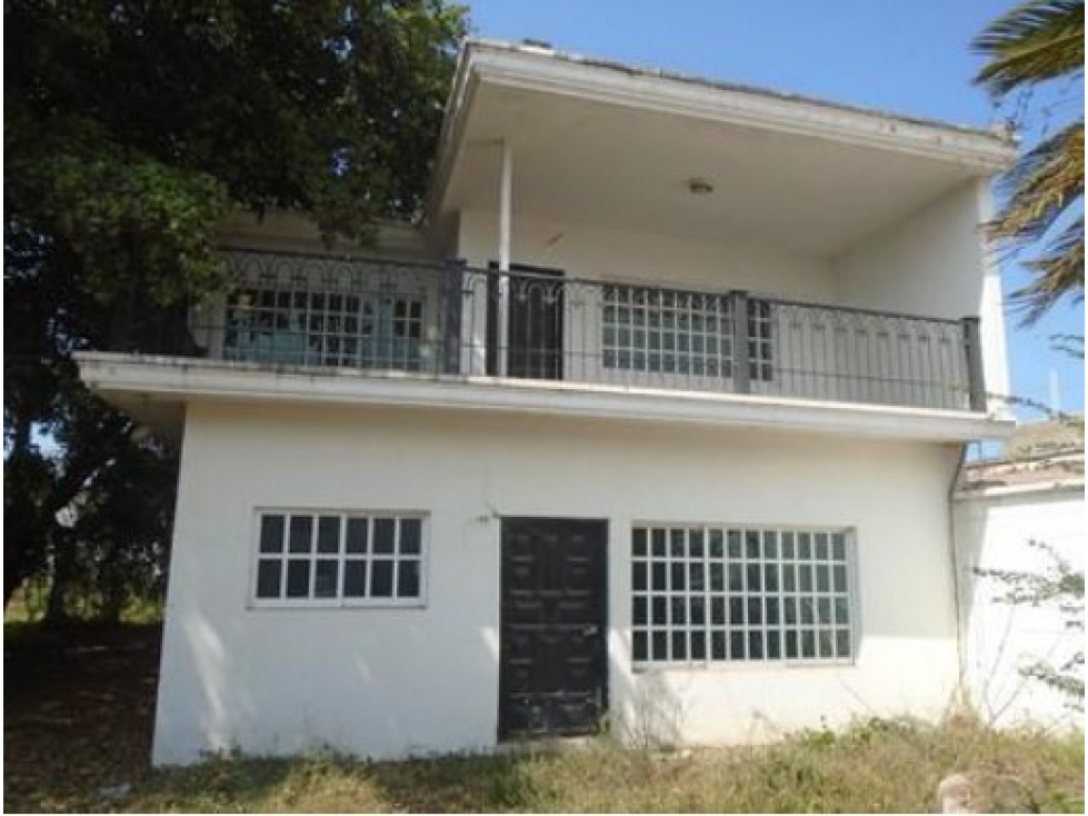 Amplia Casa en Venta en Navolato | 1276 m² de Terreno | Gran Oportunid
