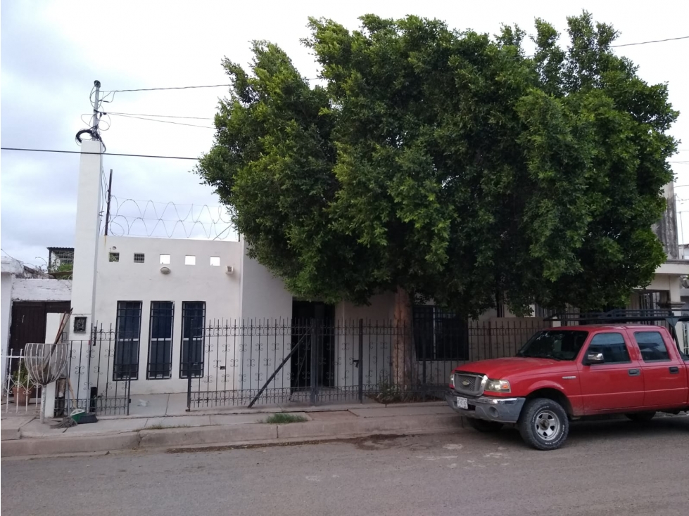 Amplia Casa en Venta - Fracc. Matías Méndez Limón, Cajeme - 1