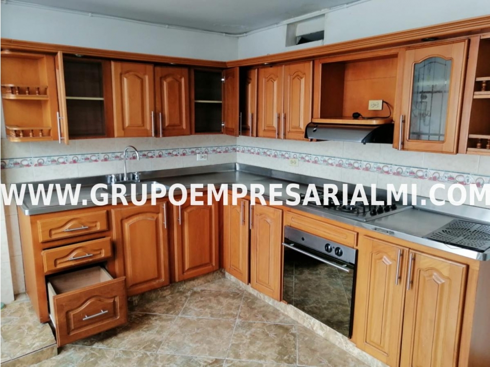 AMPLIA CASA EN VENTA - SECTOR BUENOS AIRES COD: 29236