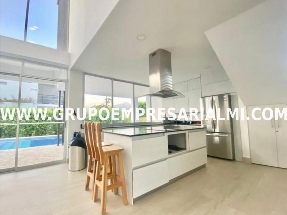 AMPLIA CASA FINCA EN VENTA - SECTOR SANTA FE COD: 31918 - 1