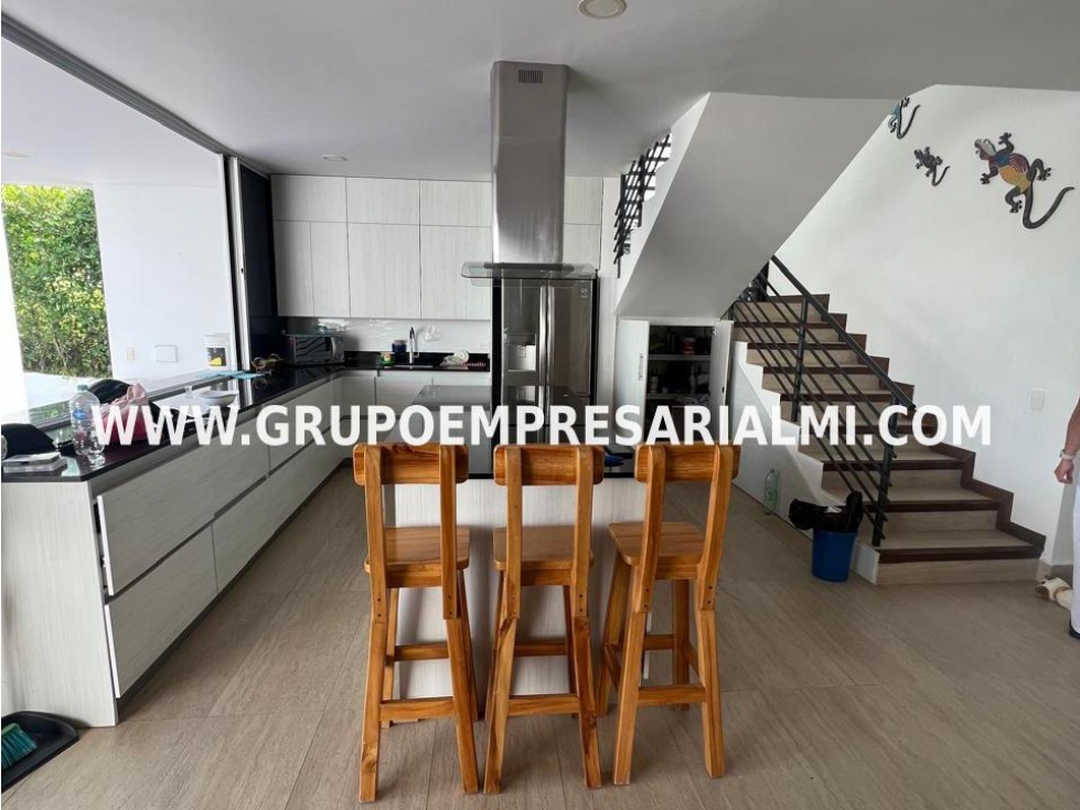 AMPLIA CASA FINCA EN VENTA - SECTOR SANTA FE COD: 31918 - 3