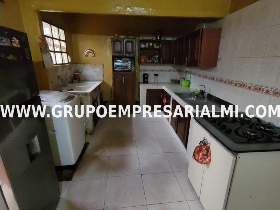 AMPLIA CASA LOTE EN VENTA - SECTOR LA AMÉRICA COD: 31772 — foto 2