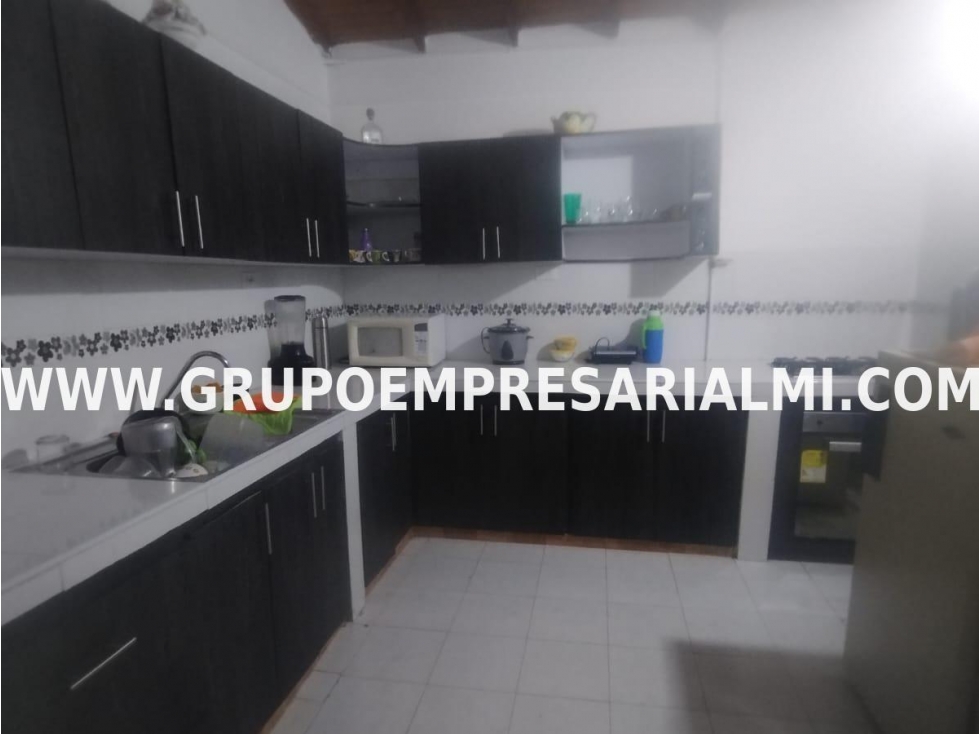 AMPLIA CASA LOTE EN VENTA - SECTOR LA CANDELARIA COD: 32563
