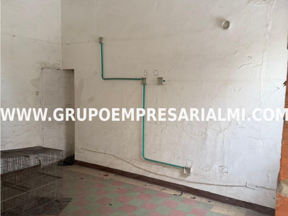 AMPLIA CASA LOTE EN VENTA - SECTOR BUENOS AIRES COD: 32604
