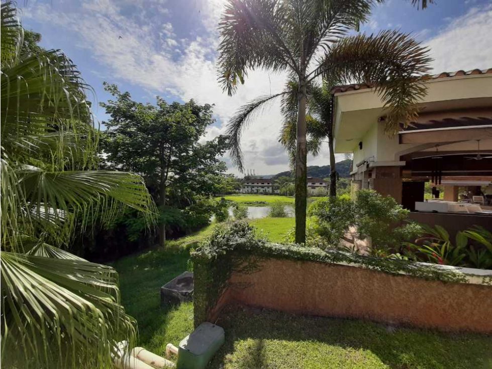 LUJOSA VILLA TUCAN COUNTRY CLUB & GOLF RESORT COCOLI 460 MT2 3REC+CBE — foto 3