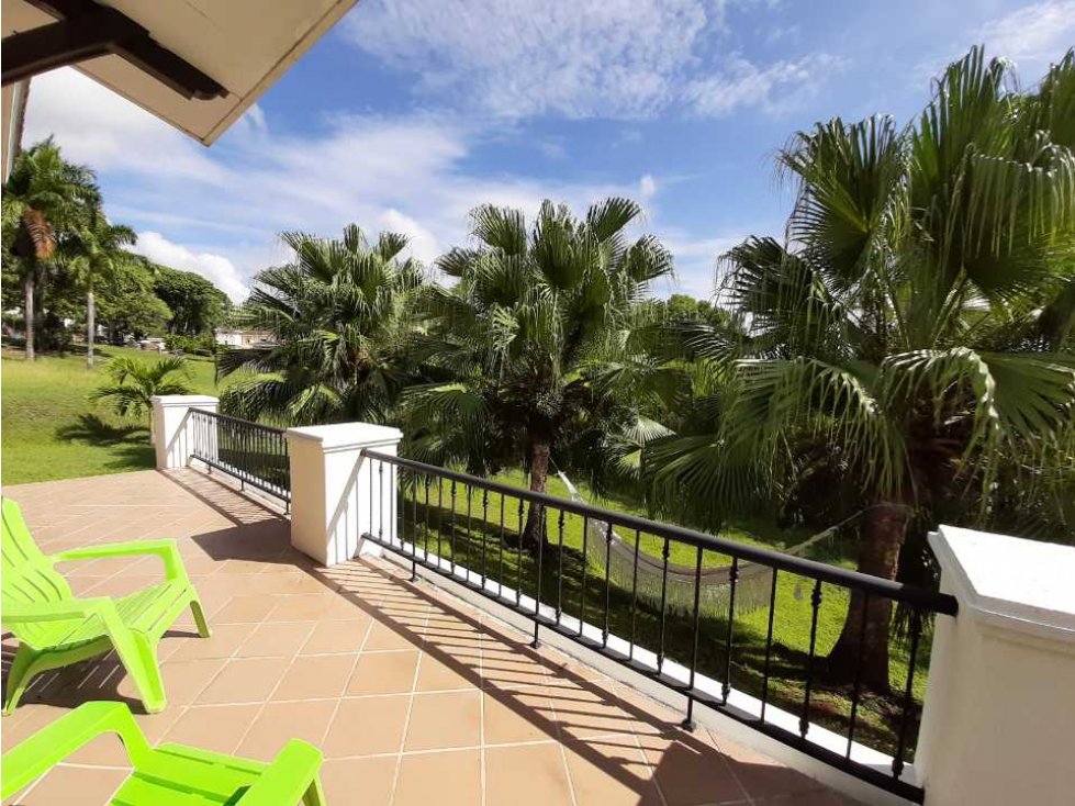 LUJOSA VILLA TUCAN COUNTRY CLUB & GOLF RESORT COCOLI 460 MT2 3REC+CBE — foto 4