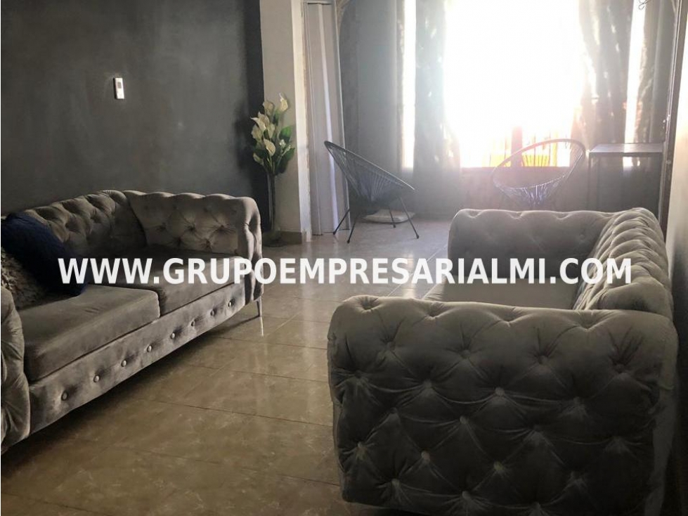 AMPLIA CASA UNIFAMILIAR EN VENTA - SECTOR BELLO HORIZONTE COD: 32653