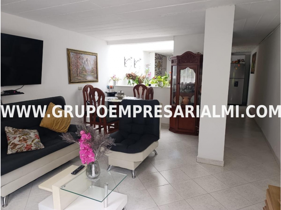 AMPLIA CASA UNIFAMILIAR EN VENTA - SECTOR LA MILAGROSA COD: 32870 — foto 2