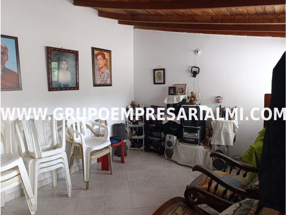 AMPLIA CASA UNIFAMILIAR EN VENTA - SECTOR LA MILAGROSA COD: 32870 — foto 4