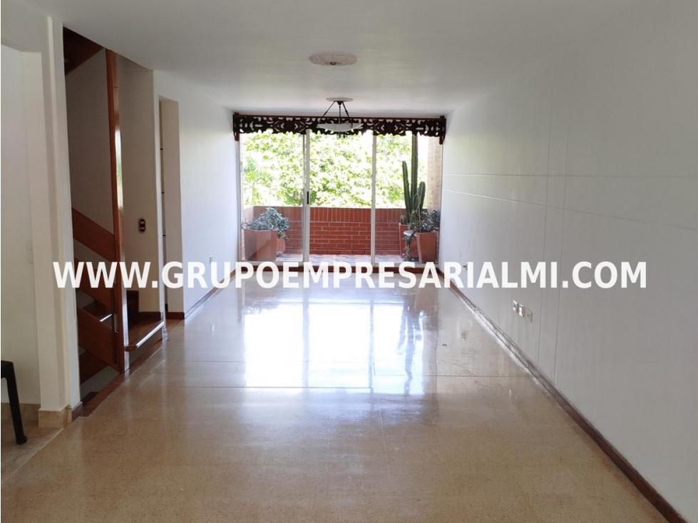AMPLIA CASA UNIFAMILIAR EN VENTA - SECTOR LA MOTA COD: 33144