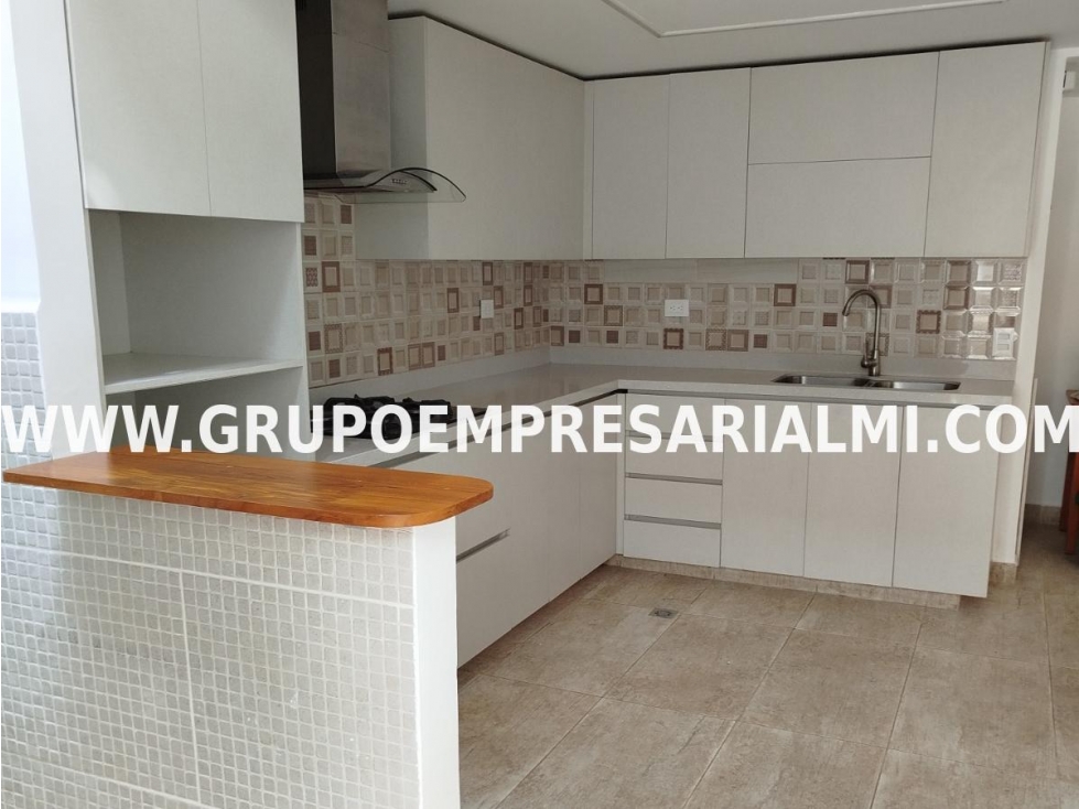AMPLIA CASA UNIFAMILIAR EN VENTA - SECTOR LA MOTA COD: 33144 — foto 3