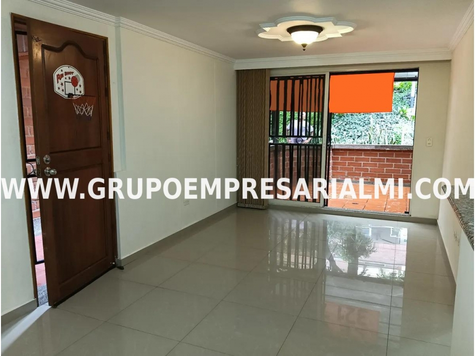 AMPLIA CASA UNIFAMILIAR EN VENTA - SECTOR LOMA LOS BERNAL COD: 33236