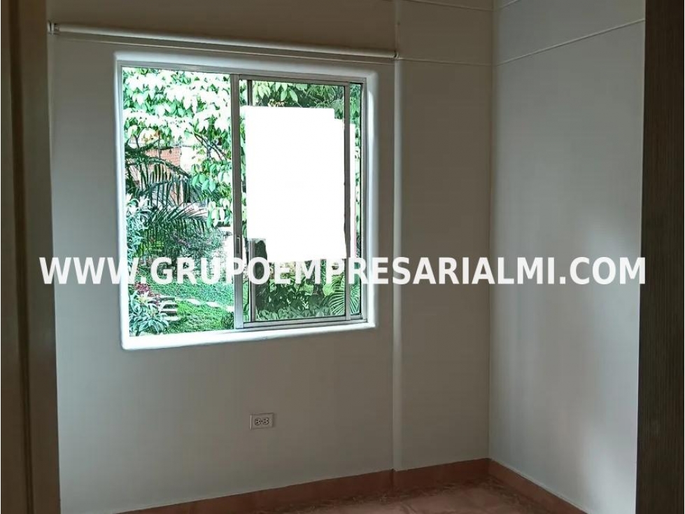 AMPLIA CASA UNIFAMILIAR EN VENTA - SECTOR LOMA LOS BERNAL COD: 33236 — foto 5
